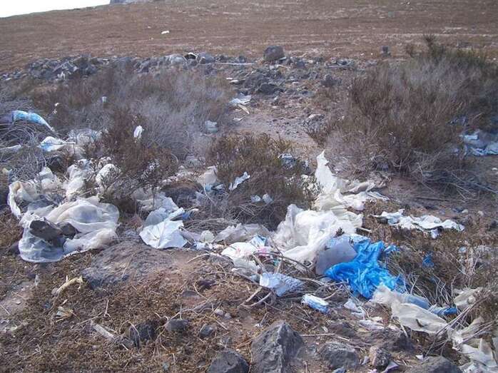 Vertido en un espacio de Telde (Foto TA)